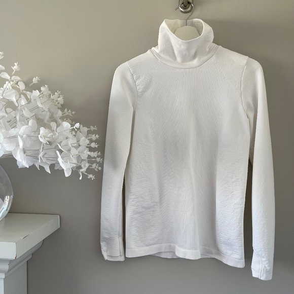 Athleta Flurry Blizzard Seamless Turtleneck (M) - Picture 5 of 7